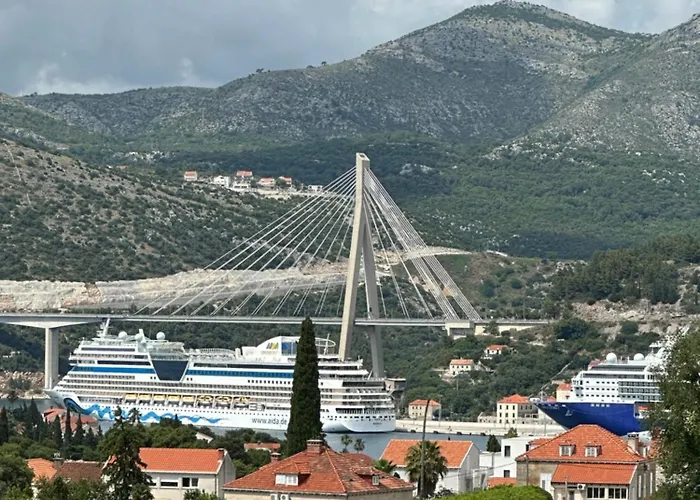 Cruise Ship Bridge View Luka * Dubrovnik